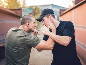 deux hommes qui se bagarre