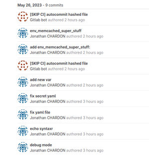 capture d’écran gitlab commit gitlab, les commits du robot mettent en avant les changements sur les secrets