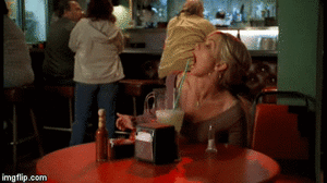 my name is Earl, joy bourrée, tombe dessous la table