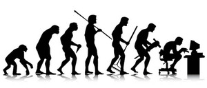 évolution, du primate à 4 pates vers l’humains courbé devant l’ordinateur 